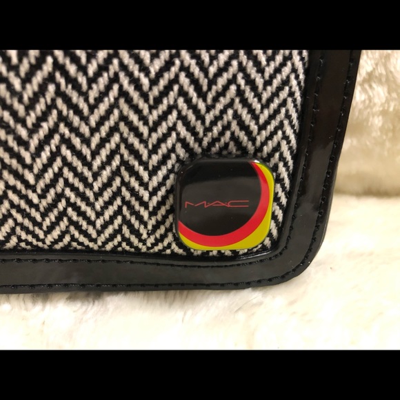 NIB MAC Herringbone Collection: 5 Basic Brush Set - Picture 4 of 8